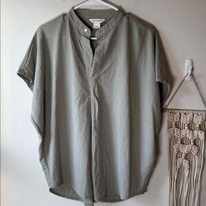 EUC Club Monaco Sage Gray Bat Wing Short Sleeve Shirt M